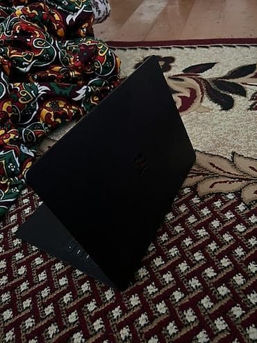 экран и клавиатура: Ноутбук Microsoft Surface Laptop (черный) - Экран: 13.5" с тонкими — 2