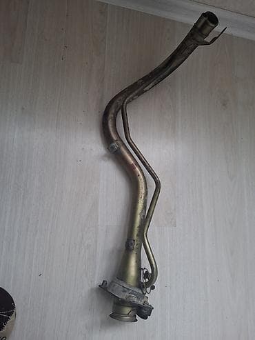 горловина бензобака: Трубка Honda Б/у, Оригинал — 1