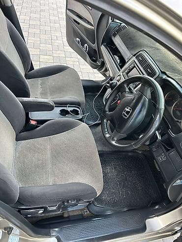 а 8: Honda Stream: 2002 г., 1.7 л, Автомат, Бензин, Минивэн — 3