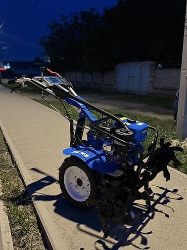 косилки бензиновые: Мотоблок бензиновый, с фрезами Описание: - Тип: мотоблок с — 3