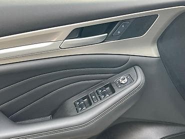 салон gx: Haval F7, белый кроссовер Основные характеристики: - Кузов: 5‑дверный — 7