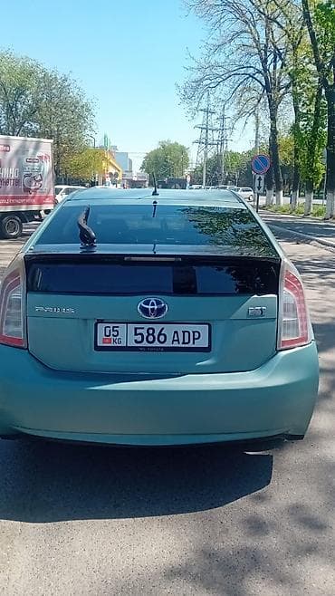 Продажа авто: Toyota Prius: 2015 г., 1.8 л, Автомат, Гибрид, Хэтчбэк — 3