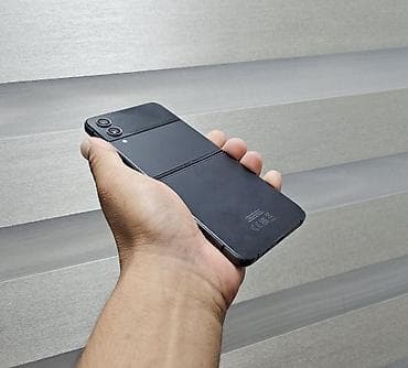 Техника и электроника: Samsung Galaxy Z Flip 4, Б/у, 128 ГБ, цвет - Черный, 1 SIM, 2 SIM, eSIM — 2