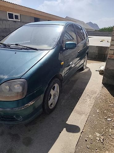 мин булак: Nissan Almera Tino: 2000 г., 1.8 л, Кол менен иштөөчү, Бензин, Хетчбек — 3