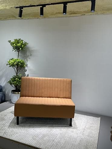 кушетки цена: Офисный диван, цвет - Оранжевый, Экокожа — 2