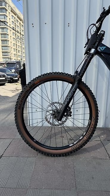 Велосипеддер: 2023 YT Tues Core 2 Wheel Size 27.5" Вилка RockShox BoXXer Select — 10