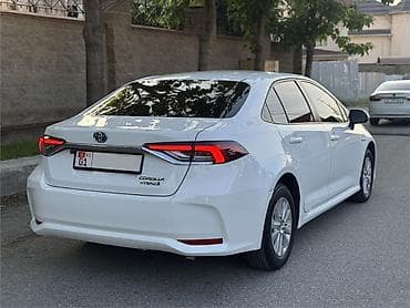 8: Toyota Corolla: 2019 г., 1.8 л, Гибрид, Седан — 4