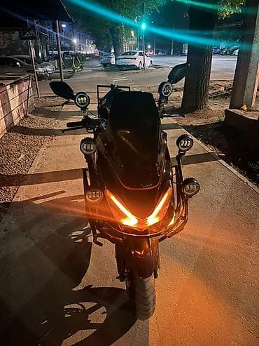 фары для мопеда: Макси-скутер Yamaha, 160 куб. см, Бензин, Б/у — 1