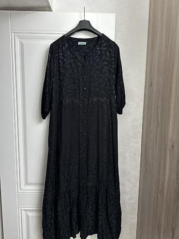 Женская одежда: Платье женское черное, свободного кроя, миди/макси длины. - Фасон — 1