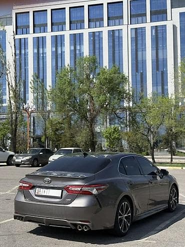 Toyota Camry: 2018 г., 2.5 л, Автомат, Бензин, Седан at lalafo.kg Toyota Camry: 2018 г., 2.5 л, Автомат, Бензин, Седан