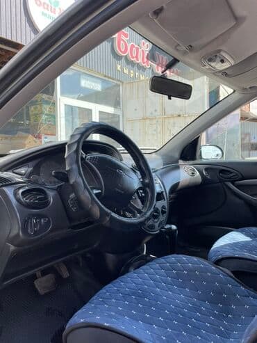 продаю или меняю на дом: Ford Focus хэтчбек, серебристый цвет, 5 дверей. Основные особенности — 2