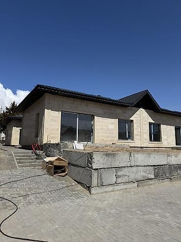 аренда жилья иссык куль: Продается новый коттедж 83 м² в селе Чон-Сары-Ой, ЦО «Алтын Кум» на — 1