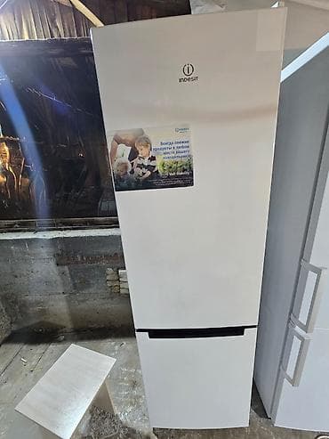 морозильни: Холодильник Indesit, Двухкамерный — 1