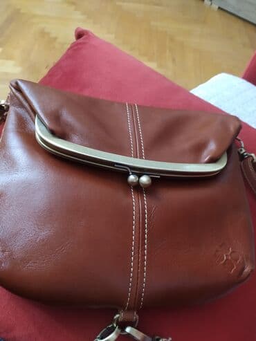 Атайын кийим: Новая кожаная сумка фирменная с Америки,на поцелуйчиках можно носить — 5