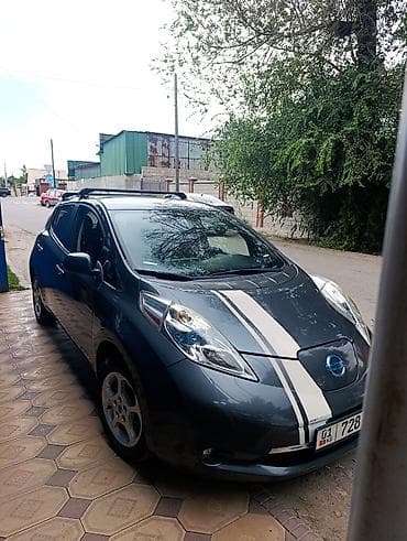 Nissan Leaf: 2013 г., Электромобиль, Хэтчбэк — 5