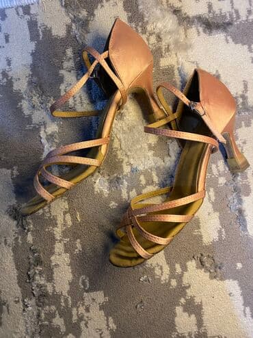 шлепка: Танцевальные туфли 
40 р — 2