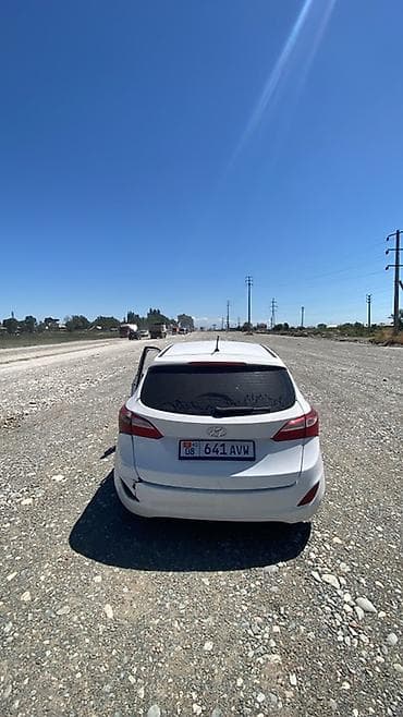 hundai i40: Hyundai i30: 2016 г., 1.6 л, Механика, Бензин, Универсал — 5