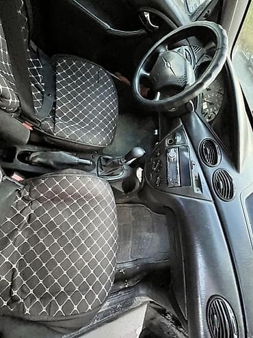 mitsubishi eclipse: Ford Focus: 2000 г., 1.8 л, Механика, Бензин, Седан — 5