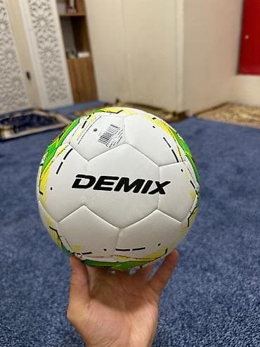Футбольный мяч Demix - Бренд: Demix - Тип: классический футбольный lalafo.kg да Футбольный мяч Demix - Бренд: Demix - Тип: классический футбольный
