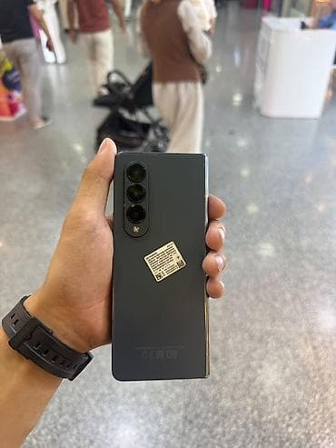Samsung Galaxy Z Fold 4, Б/у, 256 ГБ, цвет - Серый, 2 SIM
