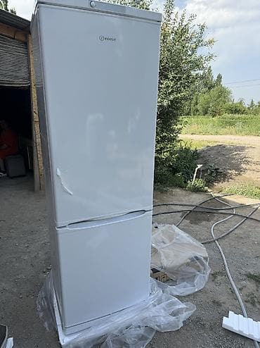 Холодильник Indesit, Новый, Двухкамерный, De frost (капельный), 60 * 185 * 60