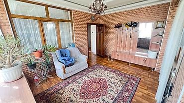 каартира: Продаются 2 дома на участке 3,6 соток (по факту 4 соток) (ул — 6