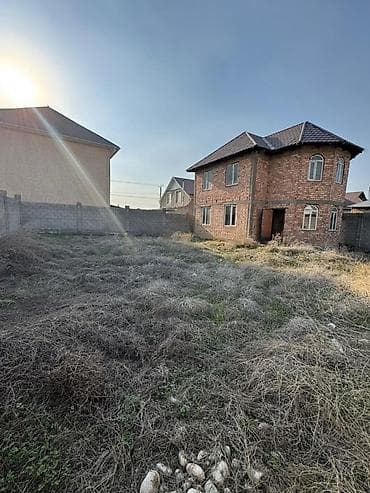 самоотделка: Жер Үй САТЫЛАТ 📍Аянты: 4 сотых, 21м х 18м 📍Кабат: 2 📍Коммуникация — 3