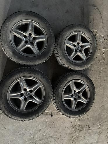 Унаа: Дөңгөлөктөр монтажда 215 / 65 / R 16, Кыш, Колдонулган, Комплект, Жеңил унаалар, Куйма, тешиктери - 5 — 1