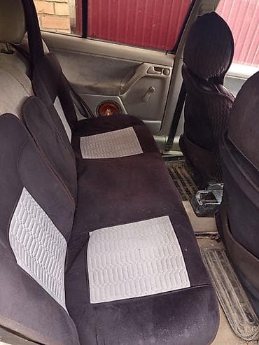 Унаа сатуу: Volkswagen Golf: 1997 г., 1.8 л, Кол менен иштөөчү, Бензин, Хетчбек — 3