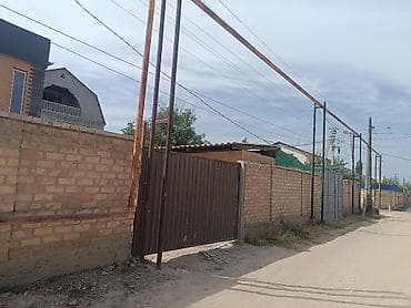 бочок для бани: Продаётся двухэтажный кирпичный дом с огороженным двором. Ж/М Ала-Тоо — 1
