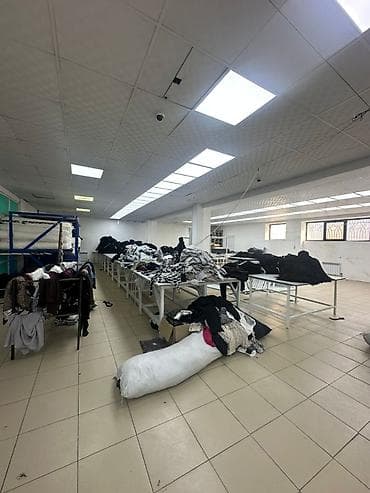 Недвижимость: 1 этаж Первая линия Площадь: 630 м² Арендная ставка: 5 $/м² Сдаётся — 5