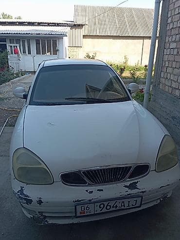 Daewoo Nubira: 2001 г., 1.5 л, Автомат, Бензин, Седан