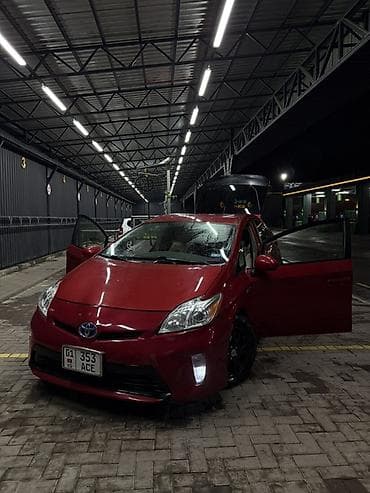селика: Toyota Prius: 2015 г., 1.8 л, Вариатор, Гибрид, Хэтчбэк — 1