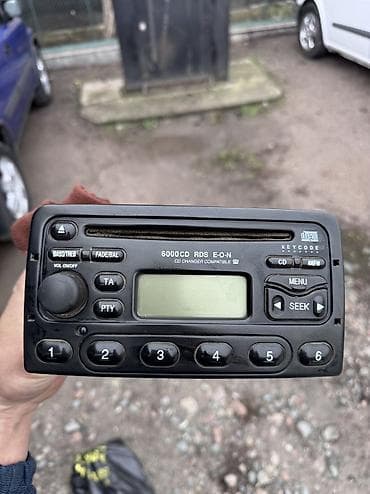 samsung s23: Продаю магнитолу на Форд оригинал со штекерами — 1