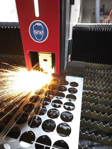 гидравлический листогиб: Резка, Лазерная резка — 1