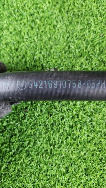 блок предохранителей: Шланг радиатора 6421 1 691 075 Е60 е61 Год 2005 В отличном — 3