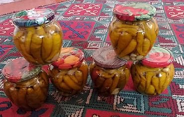 для консервации: Домашние маринованные острые перчики в стеклянных банках. - Состав — 1