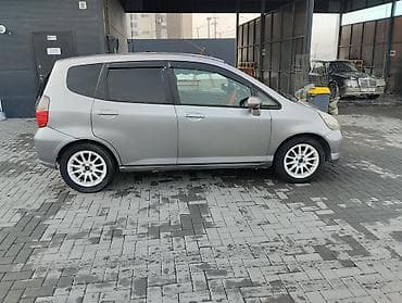 step 2: Honda Fit: 2003 г., 1.3 л, Вариатор, Бензин, Седан — 5