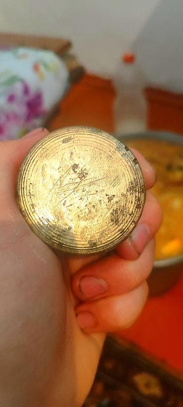 поилки для курей: Незнаю что это такое но маленький и 320 грамовый 😅 - Материал: латунь — 2