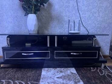 27 дюйм: Продаю подставку по Тв длинна 1.38 см, высота 43см ширина 38см — 2