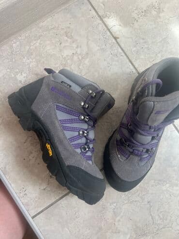 Продаю детские ботинки на холодную осень-зиму в отличном состоянии.Не