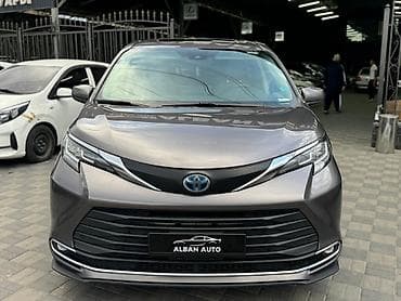 mini v: Toyota Sienna: 2021 г., Автомат, Гибрид — 2