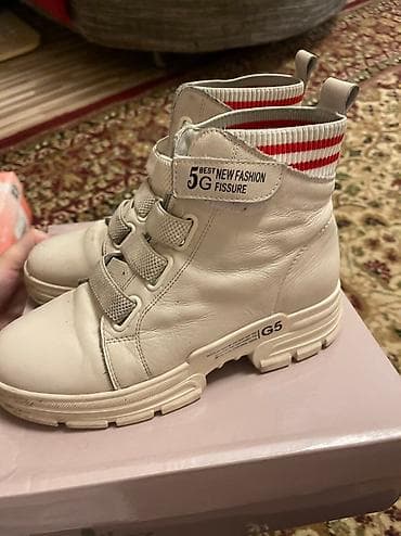 Сапоги: Ботинки Деми «CHANEL” 36 размера в отличном состоянии 900 сом — 2