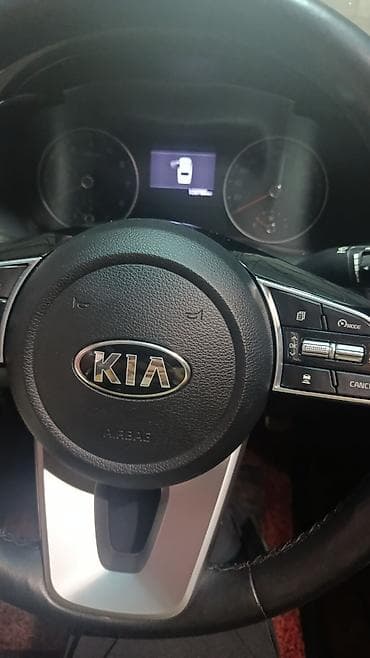 сидан: Kia Cerato: 2019 г., Седан — 8