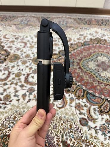 insta 360: Одноосевой стабилизатор (гимбал) для смартфона со штативом и — 2