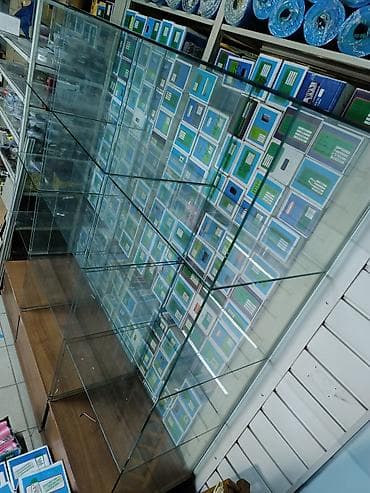 Срочно Стеклянная витрина-витраж для магазина в количестве 3 шт — 3