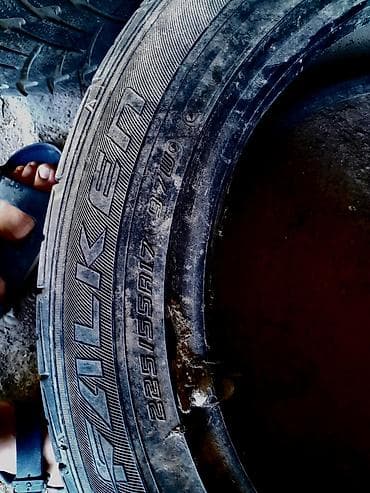 revo: Шины 225 / 55 / R 17, Зима, Комплект, Легковые, Bridgestone — 2