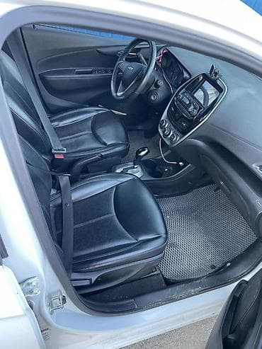 vauxhall combo: Chevrolet Spark: 2017 г., 1 л, Вариатор, Бензин, Хэтчбэк — 5