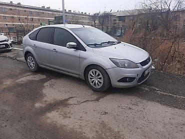 Транспорт: Ford Focus: 2010 г., 1.8 л, Механика, Бензин, Хэтчбэк — 2