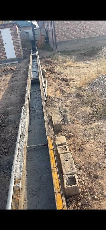 Бетонные еврозаборы: - Устройство опалубки, армирование, заливка бетона для забора — 1
